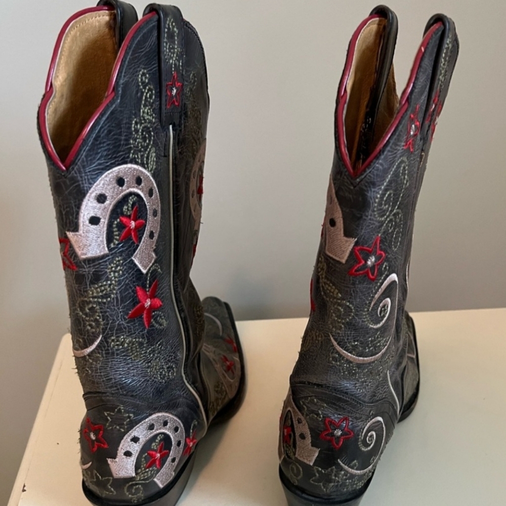 Western Rockabilly Cowboy Boots with Red and Pink Embroidery Lucky HorseShoe 8 - Picture 4 of 8